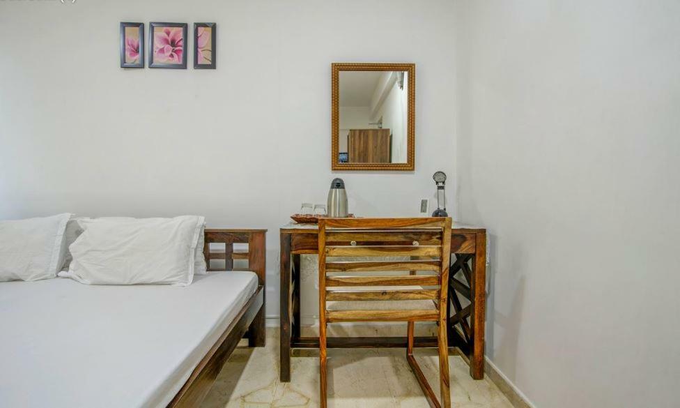 Isec Apartment Мумбаи Экстерьер фото